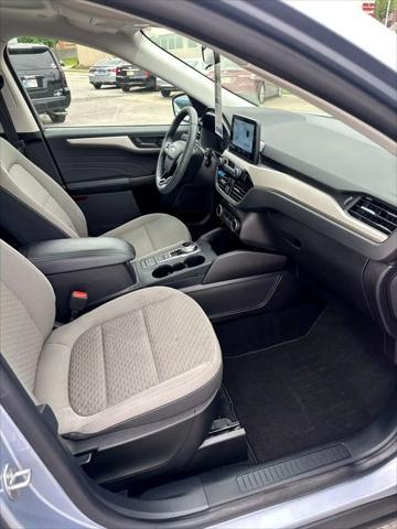 Photo of 2022 Blue Ford Escape
