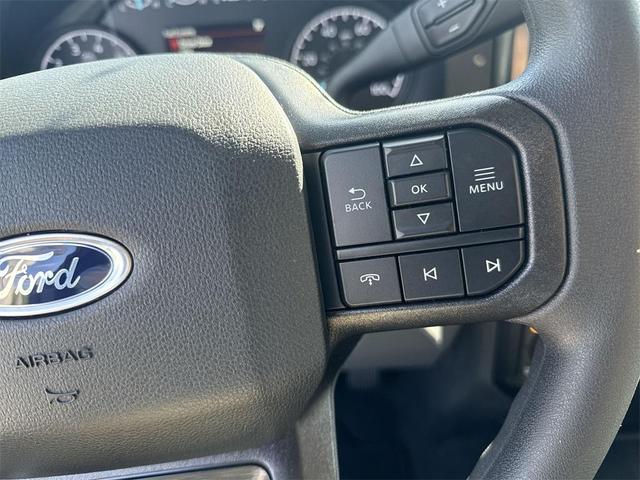 Photo of 2025 Oxford White Ford F-350