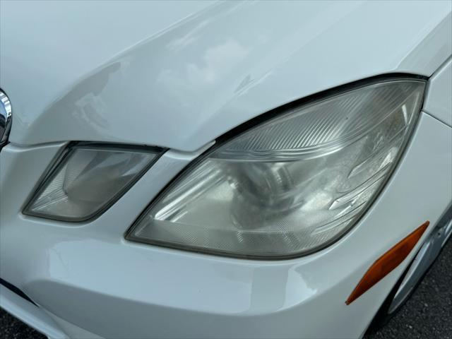 Photo of 2010 Arctic White Mercedes-Benz E-Class