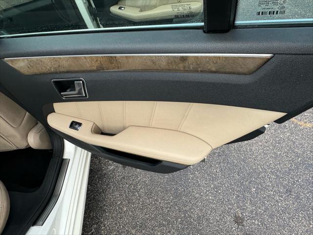 Photo of 2010 Arctic White Mercedes-Benz E-Class
