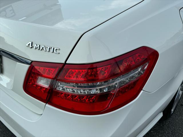 Photo of 2010 Arctic White Mercedes-Benz E-Class