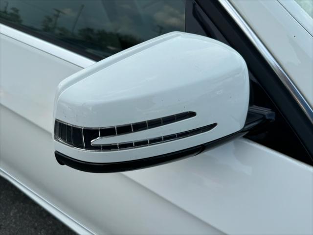 Photo of 2010 Arctic White Mercedes-Benz E-Class