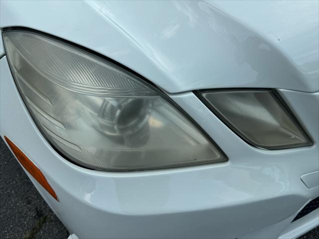 Photo of 2010 Arctic White Mercedes-Benz E-Class
