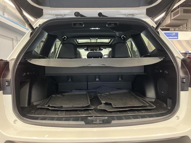Photo of 2024 Crystal White Pearl Subaru Forester