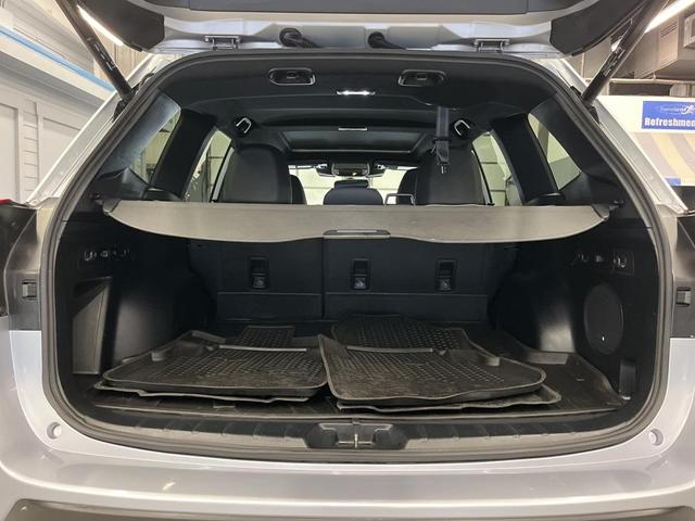 Photo of 2024 Ice Silver Metallic Subaru Forester