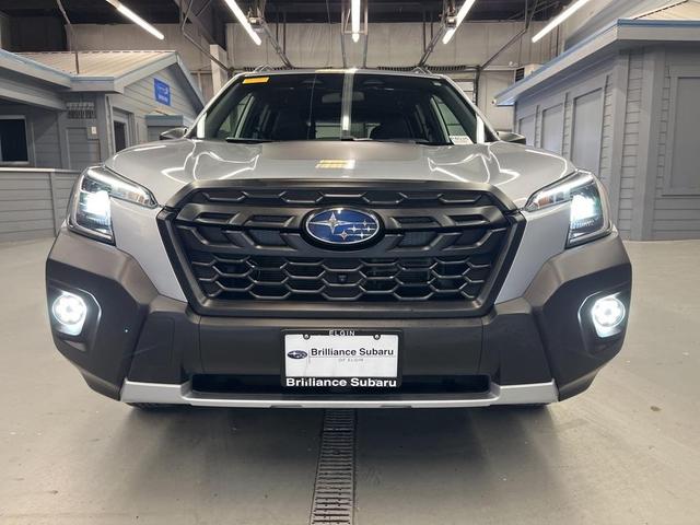 Photo of 2024 Ice Silver Metallic Subaru Forester
