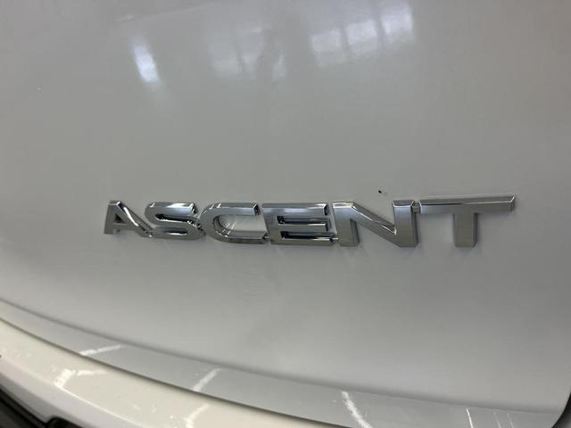 Photo of 2024 Crystal White Pearl Subaru Ascent