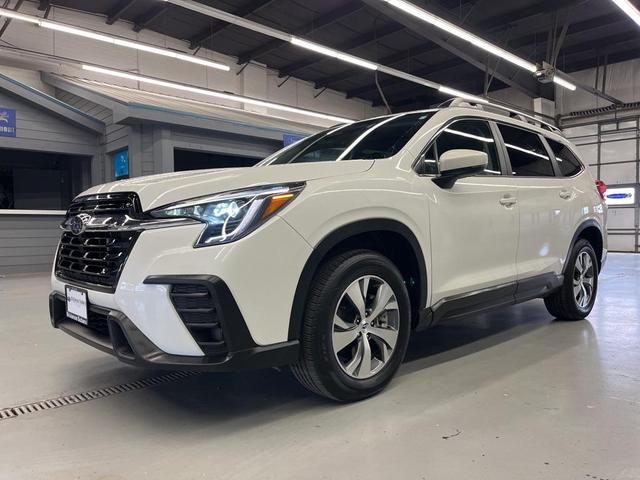 Photo of 2024 Crystal White Pearl Subaru Ascent