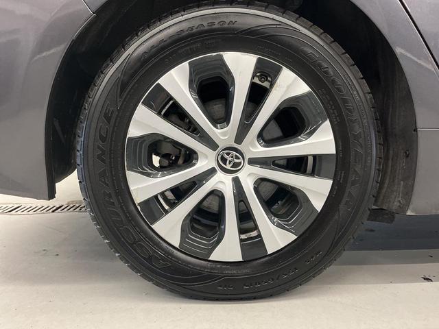 Photo of 2020 Gray Toyota Prius Prime