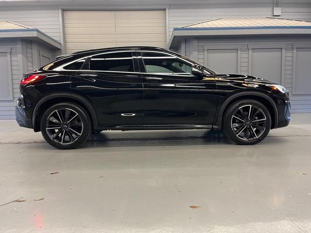 Photo of 2022 Black Obsidian INFINITI QX55