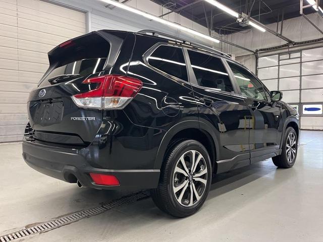 Photo of 2024 Crystal Black Silica Subaru Forester