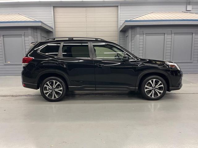 Photo of 2024 Crystal Black Silica Subaru Forester