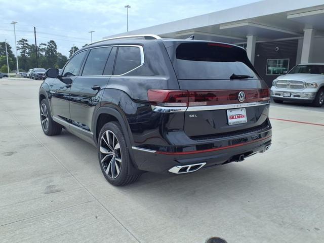Photo of 2025 Deep Black Pearl Effect Volkswagen Atlas