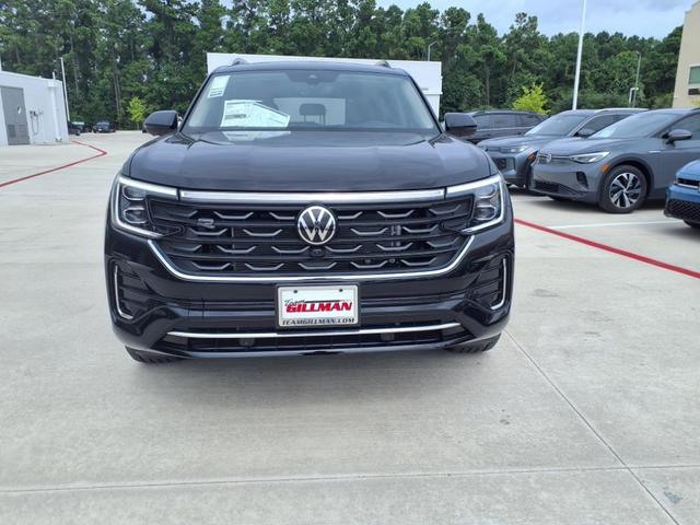 Photo of 2025 Deep Black Pearl Effect Volkswagen Atlas