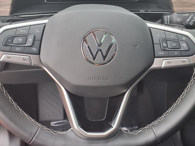 Photo of 2025 Deep Black Pearl Effect Volkswagen Atlas