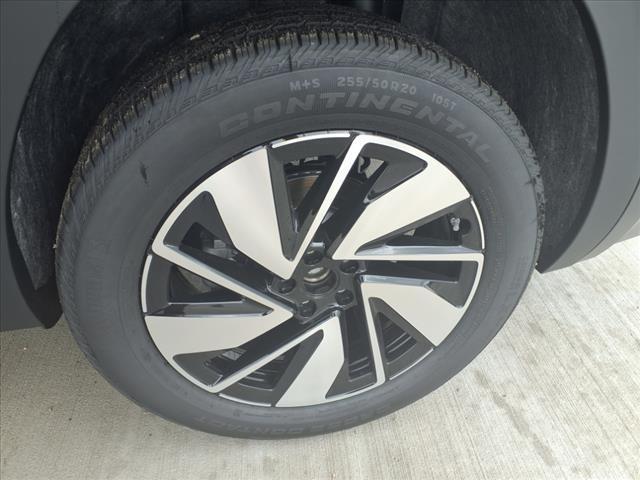 Photo of 2025 Deep Black Pearl Effect Volkswagen Atlas