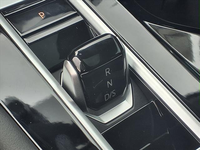 Photo of 2025 Deep Black Pearl Effect Volkswagen Atlas