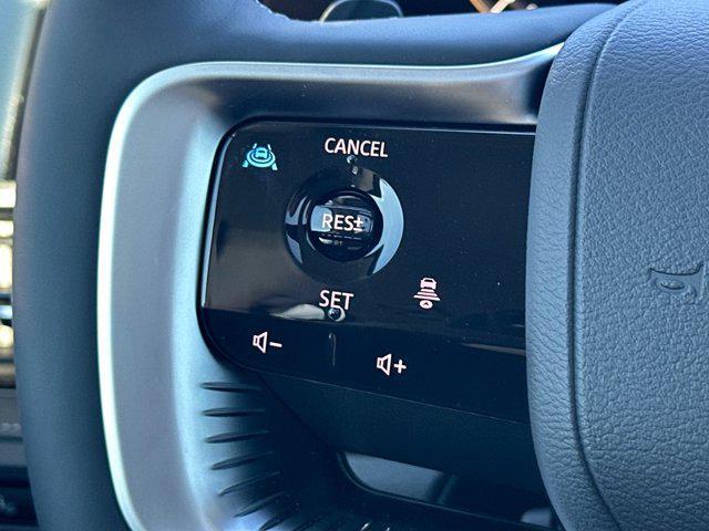 Photo of 2025 Radiant White INFINITI QX80