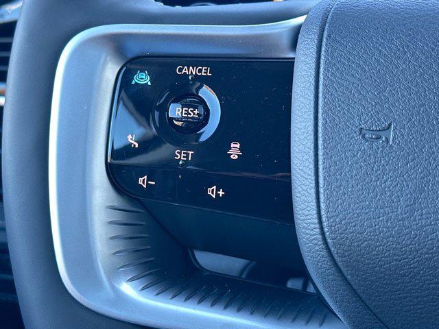 Photo of 2025 Radiant White INFINITI QX80