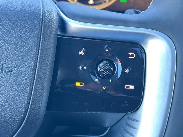 Photo of 2025 Radiant White INFINITI QX80