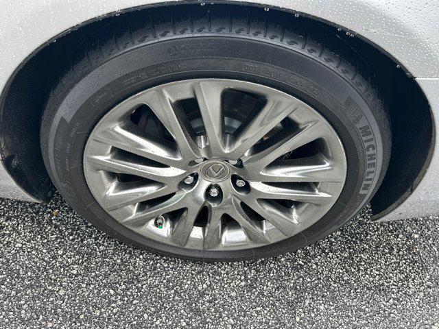 Photo of 2017 Liquid Platinum Lexus LS 460