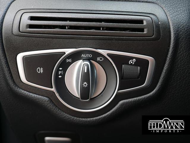 Photo of 2022 Black Mercedes-Benz GLC 300