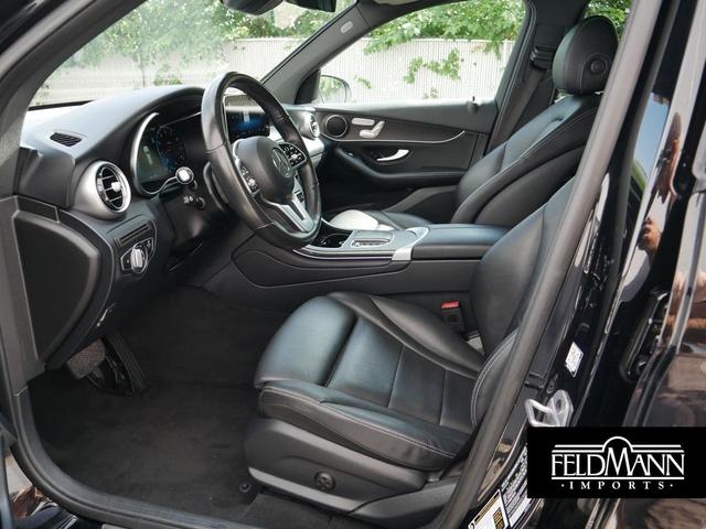 Photo of 2022 Black Mercedes-Benz GLC 300
