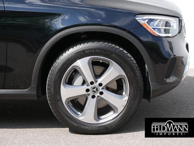 Photo of 2022 Black Mercedes-Benz GLC 300
