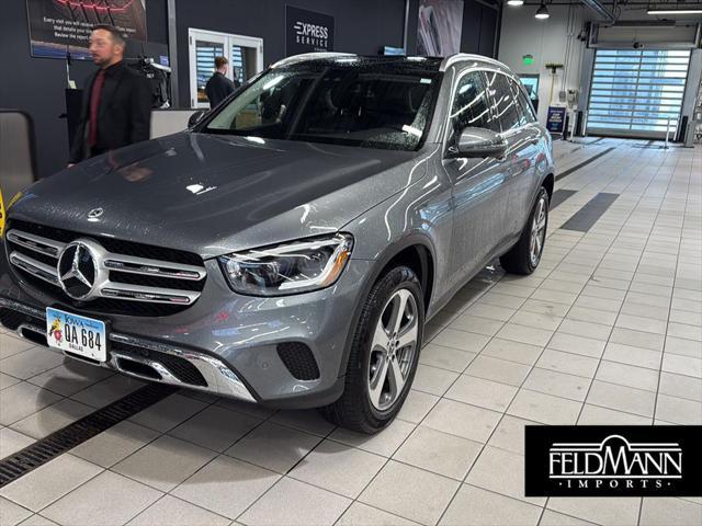 Photo of 2022 Black Mercedes-Benz GLC 300