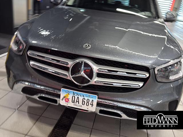Photo of 2022 Black Mercedes-Benz GLC 300
