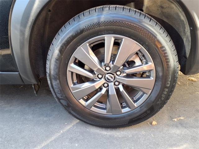 Photo of 2022 Super Black Nissan Pathfinder