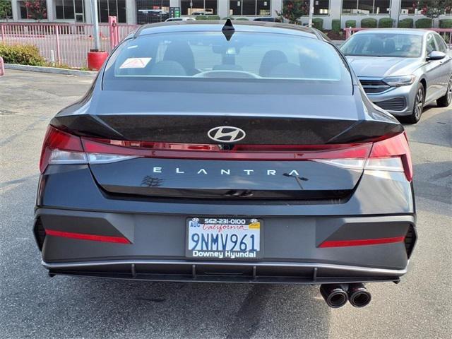 Photo of 2024 Abyss Black Hyundai ELANTRA