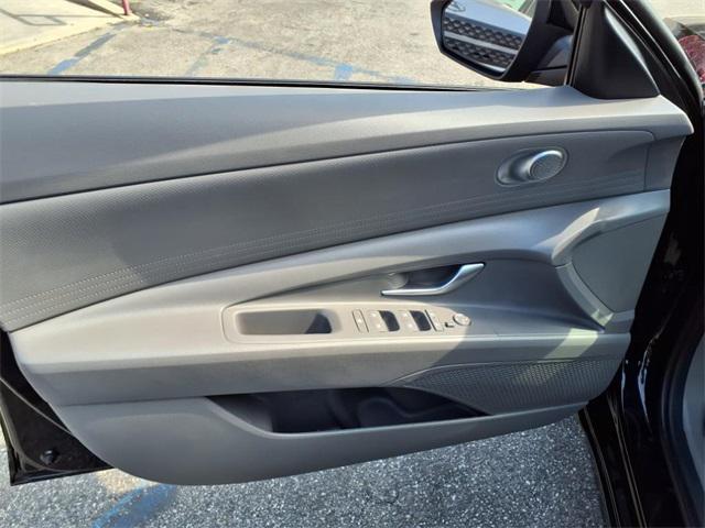 Photo of 2024 Abyss Black Hyundai ELANTRA