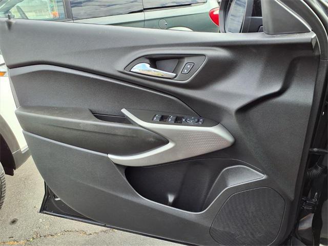 Photo of 2024 Mosaic Black Metallic Chevrolet Trax