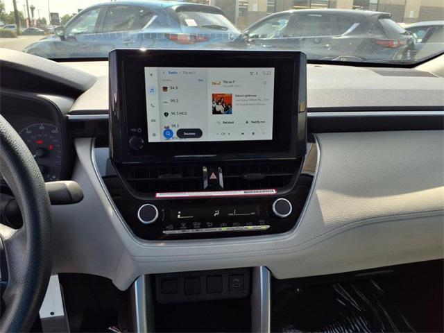 Photo of 2024 White Toyota Corolla Cross