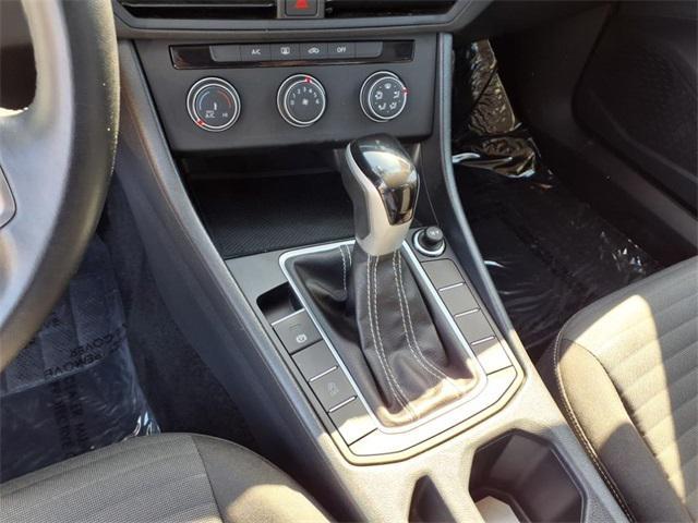 Photo of 2024 Platinum Gray Metallic Volkswagen Jetta