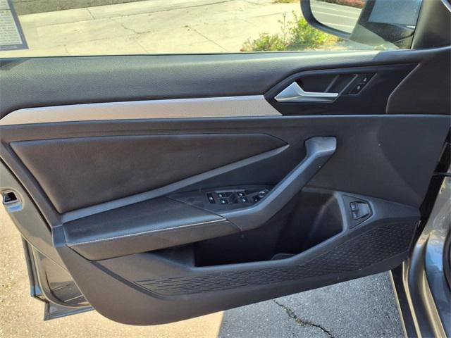 Photo of 2024 Platinum Gray Metallic Volkswagen Jetta