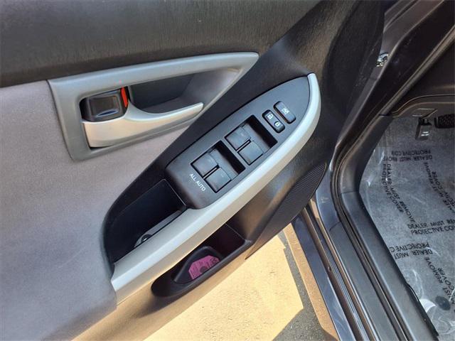 Photo of 2013 Winter Gray Metallic Toyota Prius