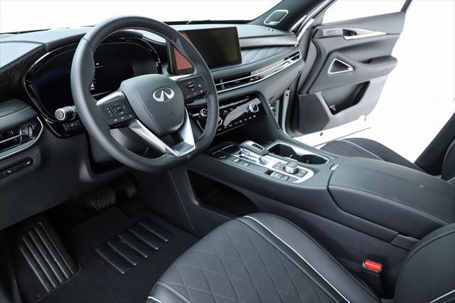 Photo of 2025 Majestic White/Black Obsidian INFINITI QX60