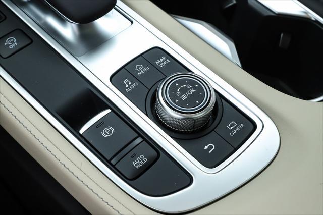 Photo of 2025 Majestic White INFINITI QX60