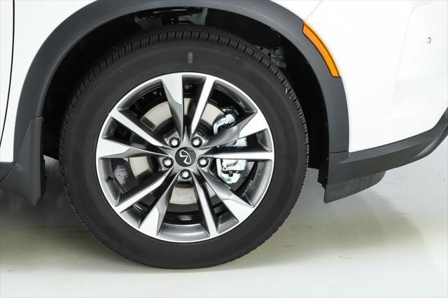 Photo of 2025 Majestic White INFINITI QX60