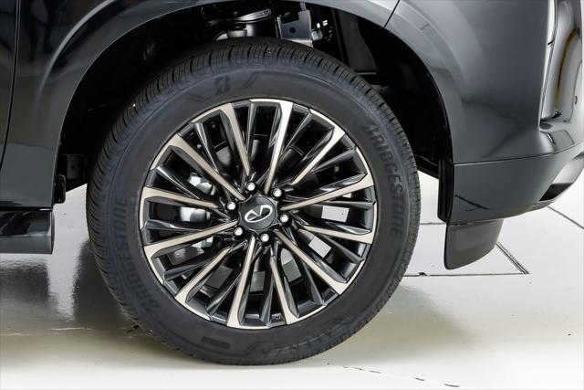 Photo of 2025 Mineral Black INFINITI QX80