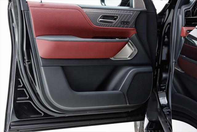 Photo of 2025 Mineral Black INFINITI QX80