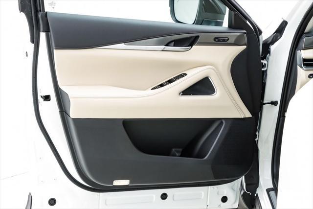 Photo of 2025 Majestic White INFINITI QX60