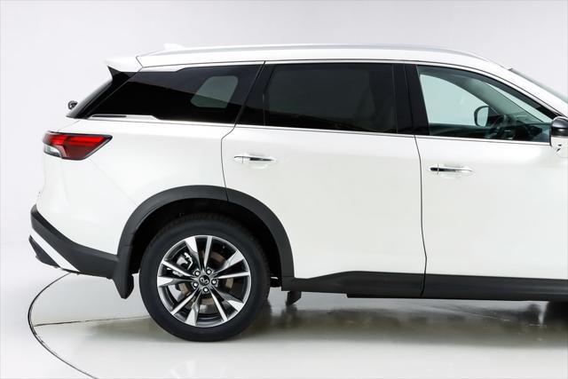 Photo of 2025 Majestic White INFINITI QX60