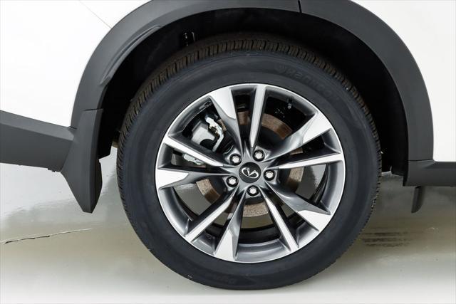 Photo of 2025 Majestic White INFINITI QX60