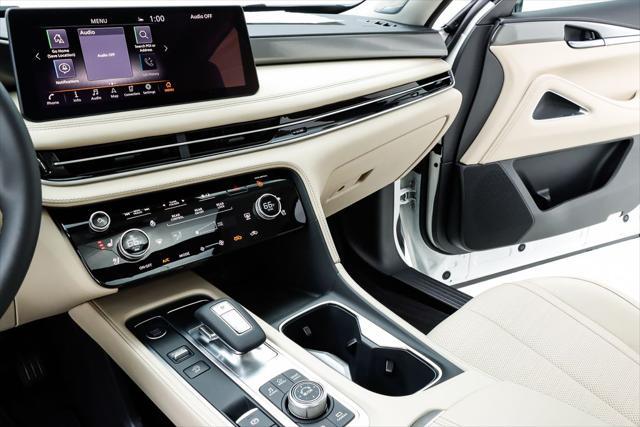 Photo of 2025 Majestic White INFINITI QX60