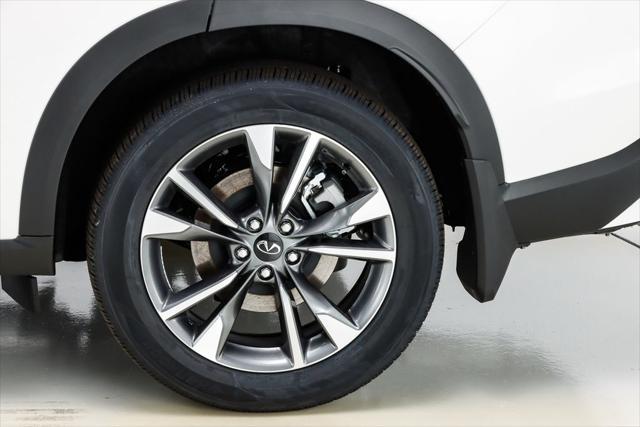 Photo of 2025 Majestic White INFINITI QX60