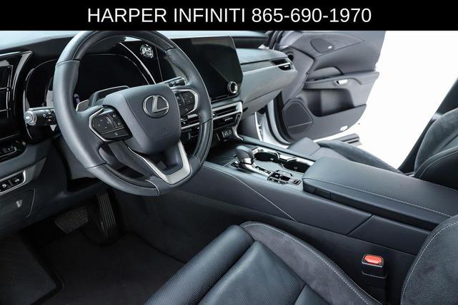 Photo of 2023 Eminent White Pearl Lexus RX 350