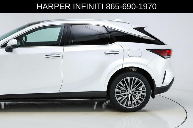Photo of 2023 Eminent White Pearl Lexus RX 350
